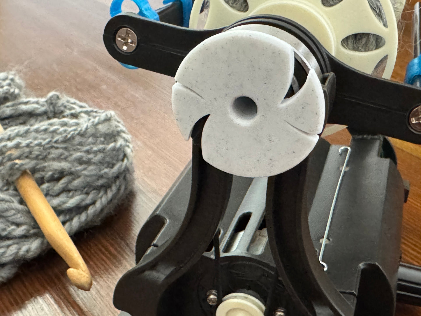 Orifice Reducer with Built-In Spin Minder for Electric Eel Wheel Nano