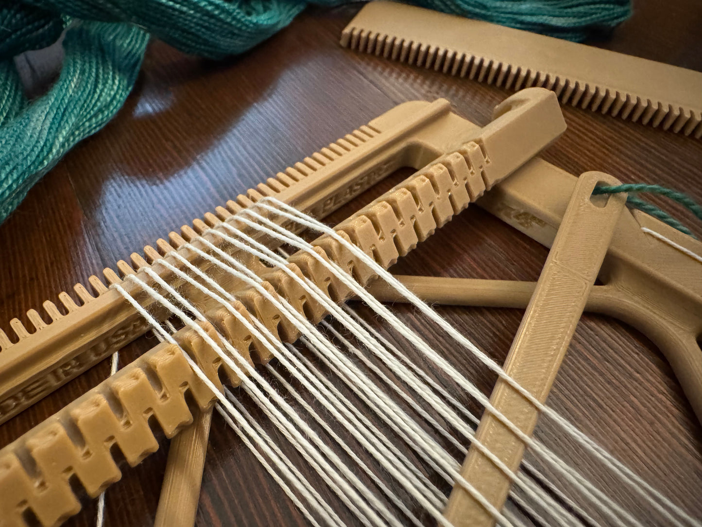 Pocket Loom Weaving Kit 4"x4" Customizable dent