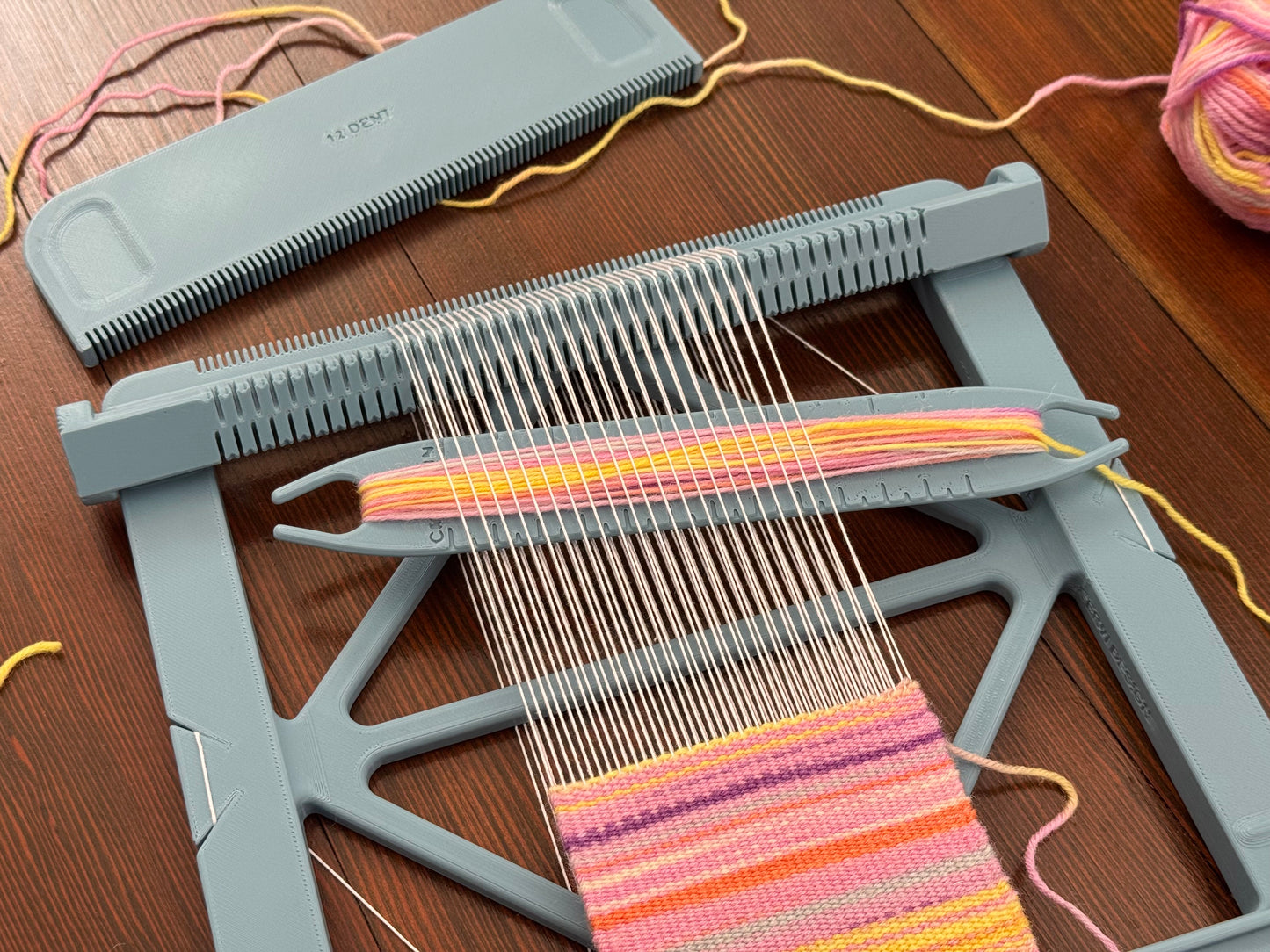 Pocket Loom Weaving Kit 7"x7" 12-dent