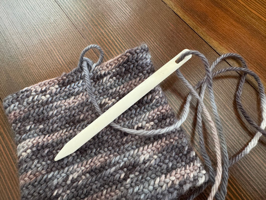 Straight nalbinding needle