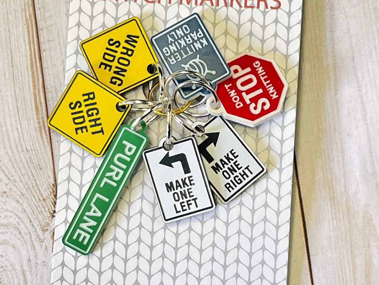 Knitting traffic sign stitch markers